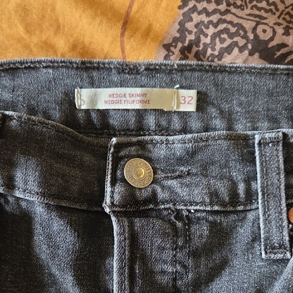 Levi's Distressed Black Wedgie Skinny Jeans